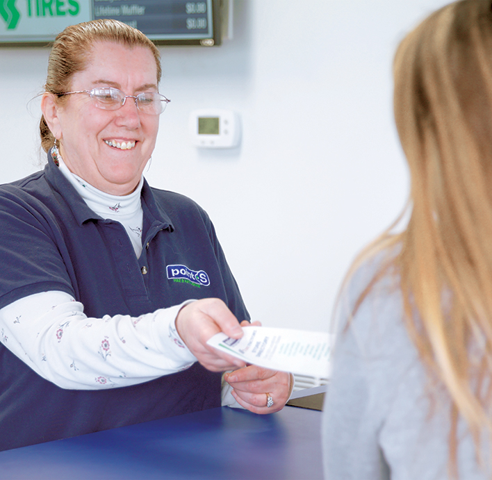 Services Image Expert With Customer Section 5 708X691 7 (1)